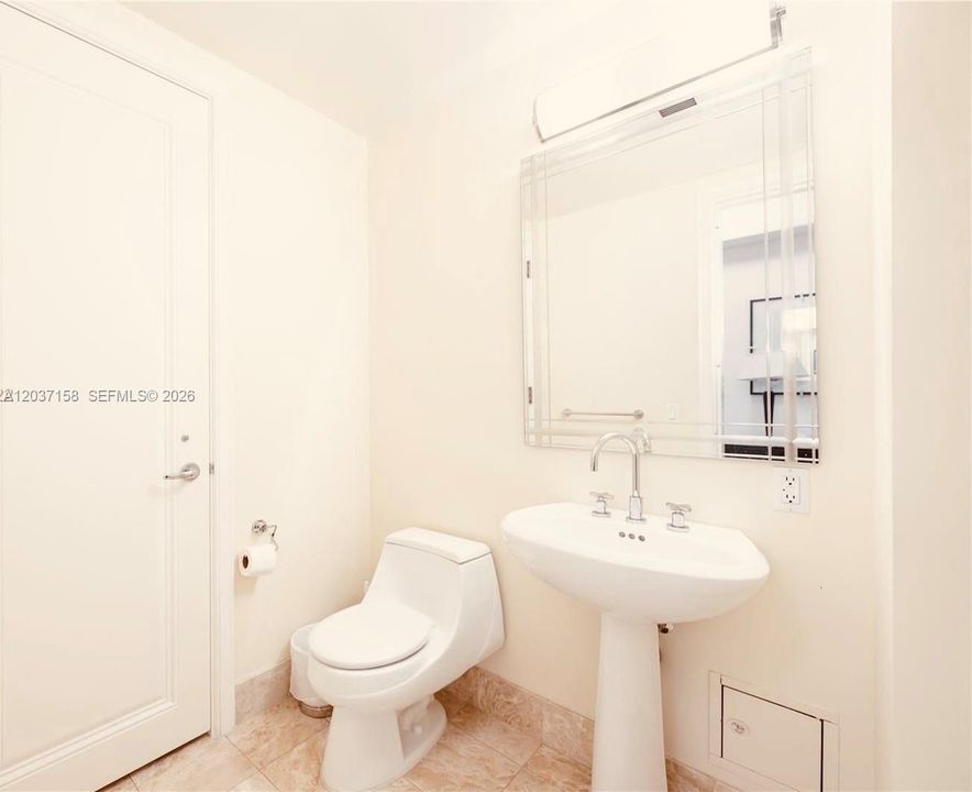 For Rent: $15,000 (2 beds, 2 baths, 1747 Square Feet)