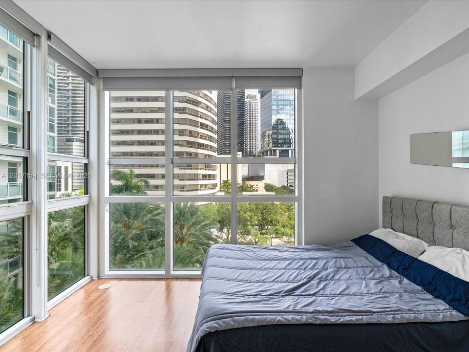 For Sale: $415,000 (1 beds, 1 baths, 704 Square Feet)