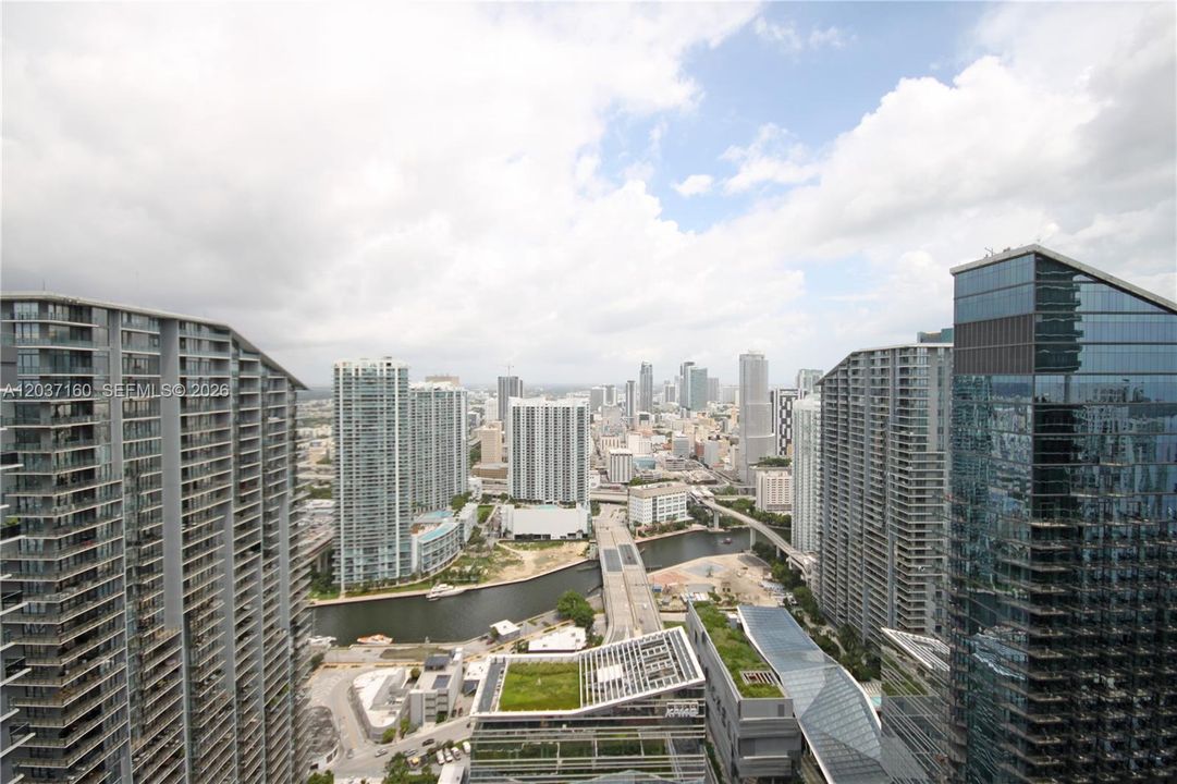 For Rent: $7,000 (2 beds, 2 baths, 1237 Square Feet)