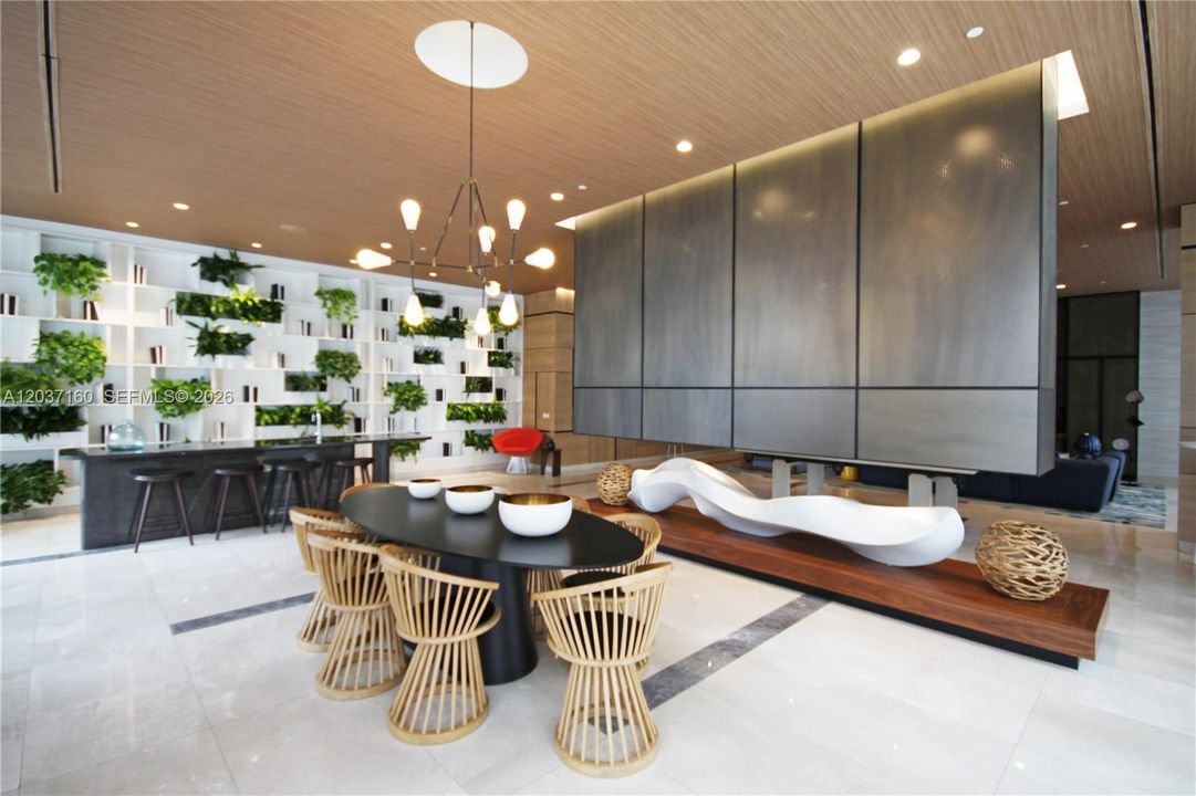For Rent: $7,000 (2 beds, 2 baths, 1237 Square Feet)