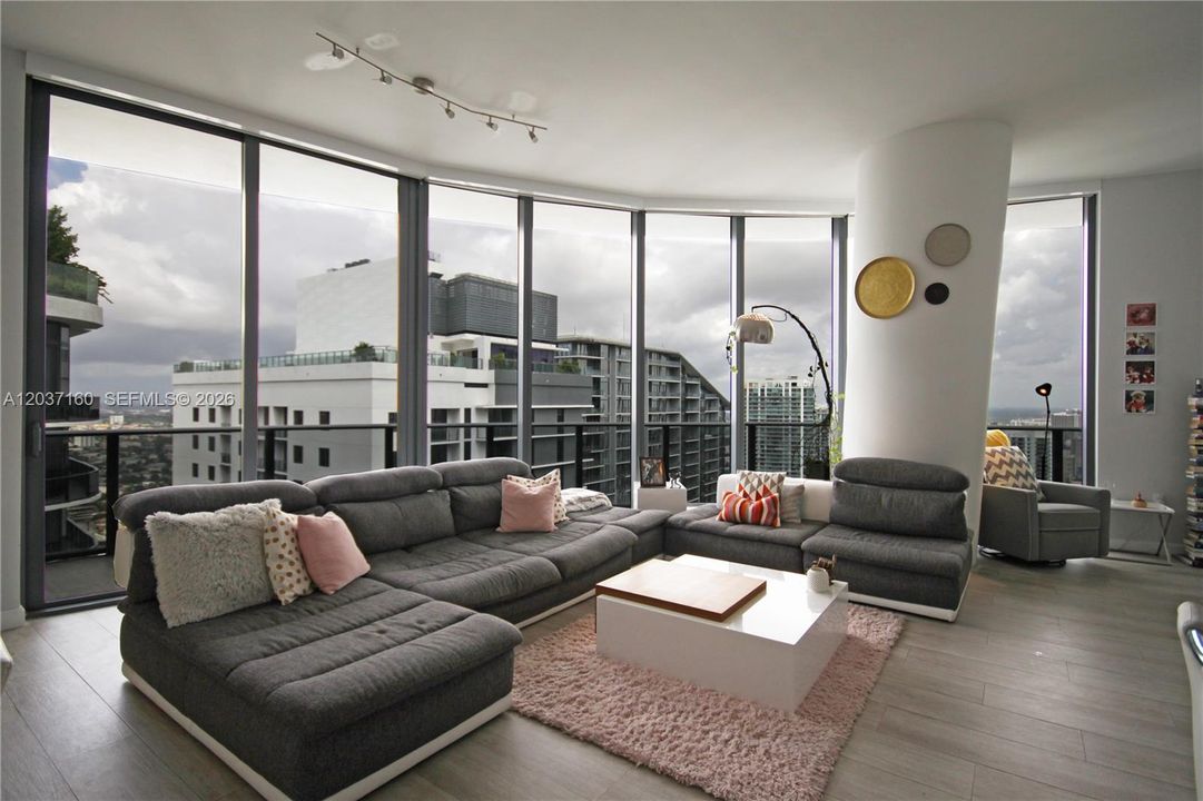 For Rent: $7,000 (2 beds, 2 baths, 1237 Square Feet)