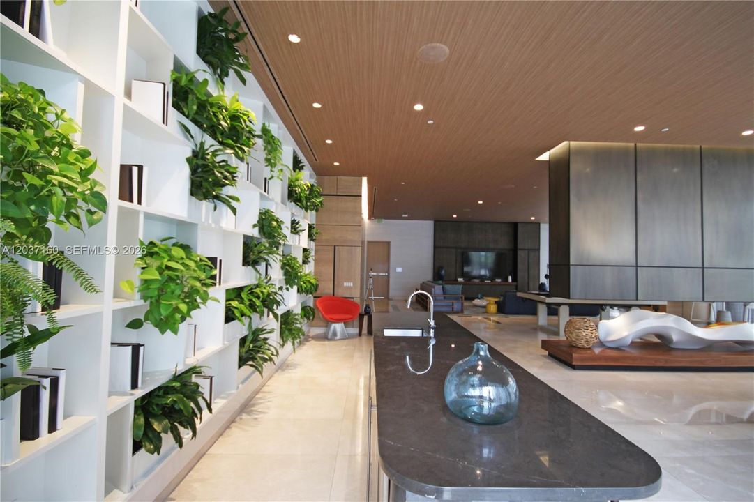 For Rent: $7,000 (2 beds, 2 baths, 1237 Square Feet)