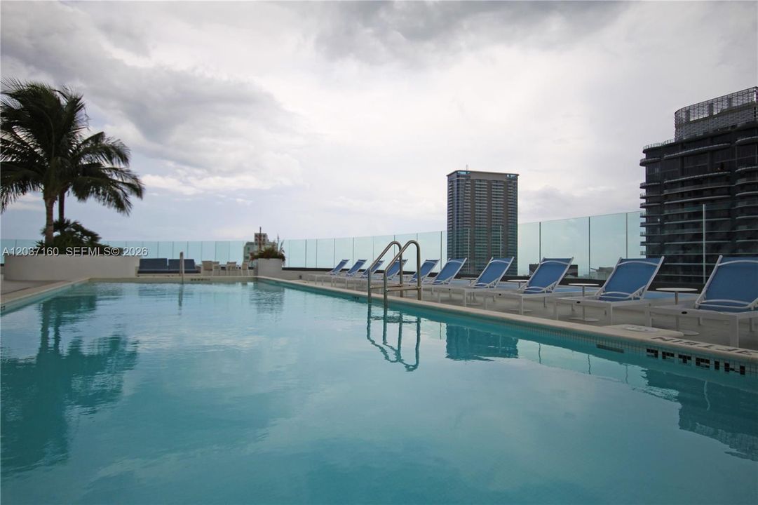 For Rent: $7,000 (2 beds, 2 baths, 1237 Square Feet)