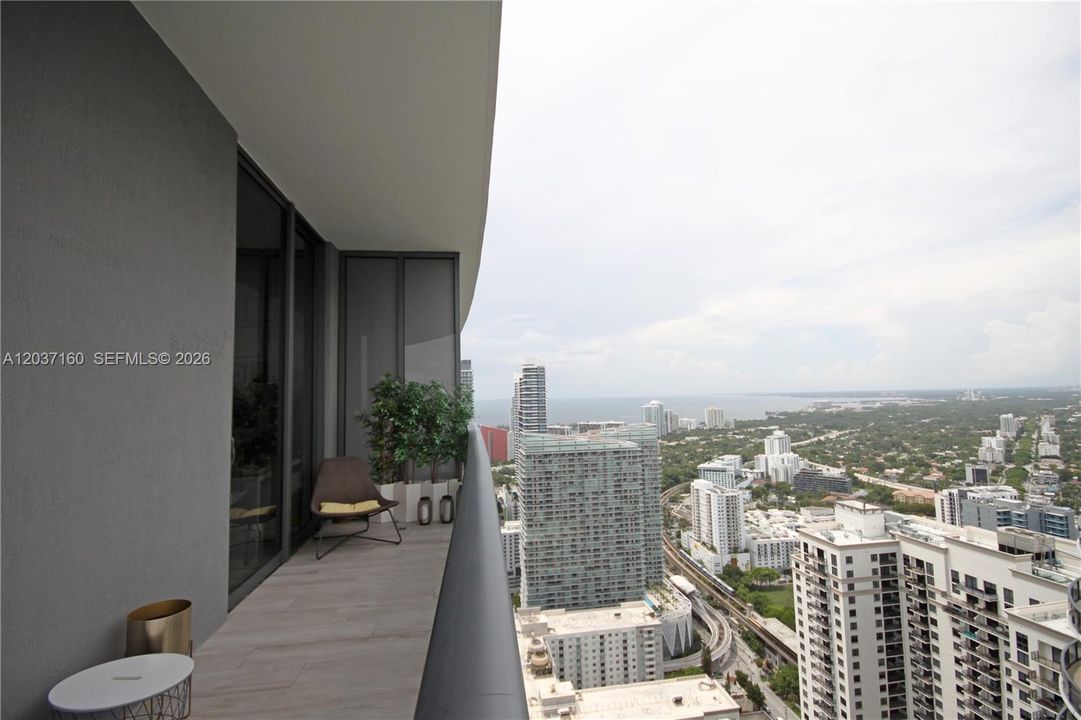 For Rent: $7,000 (2 beds, 2 baths, 1237 Square Feet)