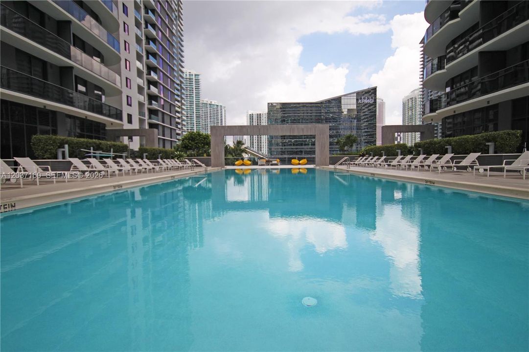 For Rent: $7,000 (2 beds, 2 baths, 1237 Square Feet)