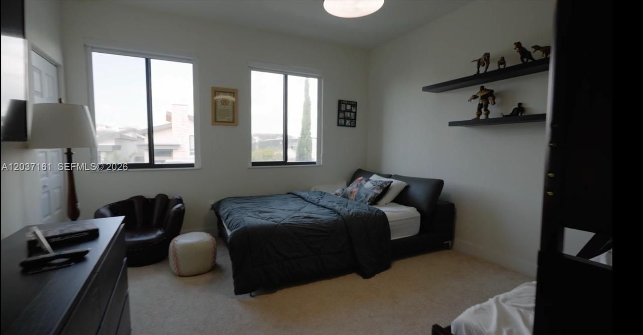 En Venta: $1,350,000 (4 camas, 4 baños, 2785 Pies cuadrados)