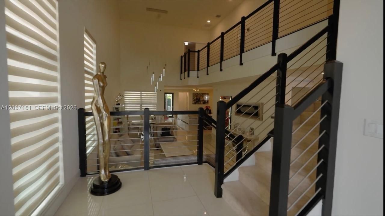 En Venta: $1,350,000 (4 camas, 4 baños, 2785 Pies cuadrados)
