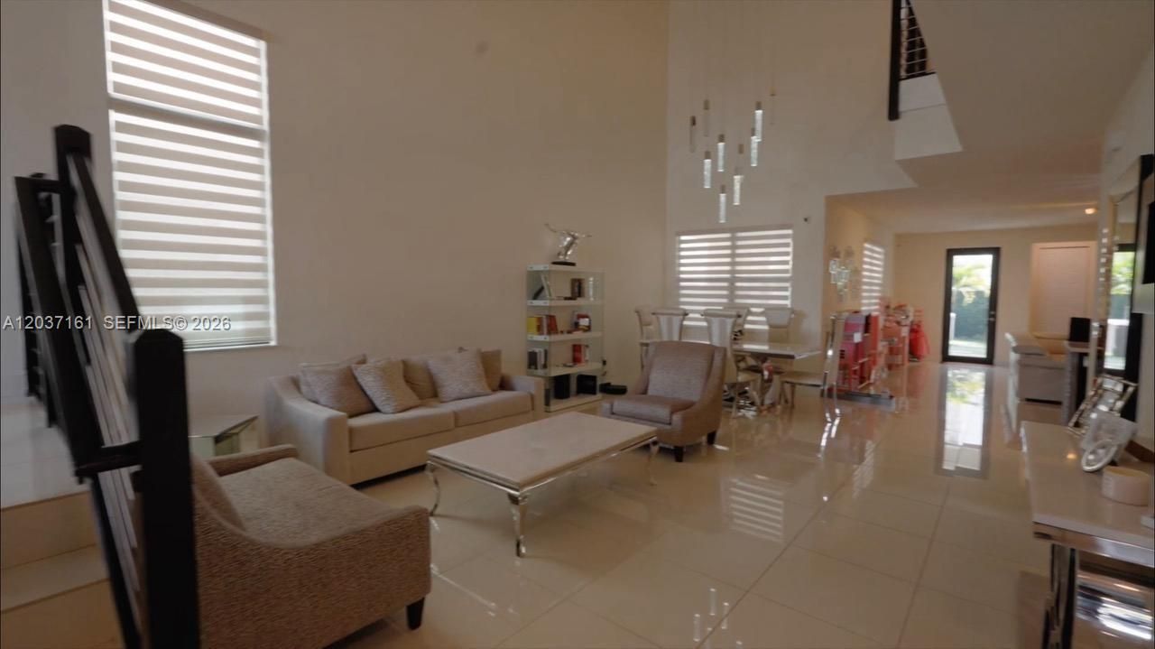 En Venta: $1,350,000 (4 camas, 4 baños, 2785 Pies cuadrados)