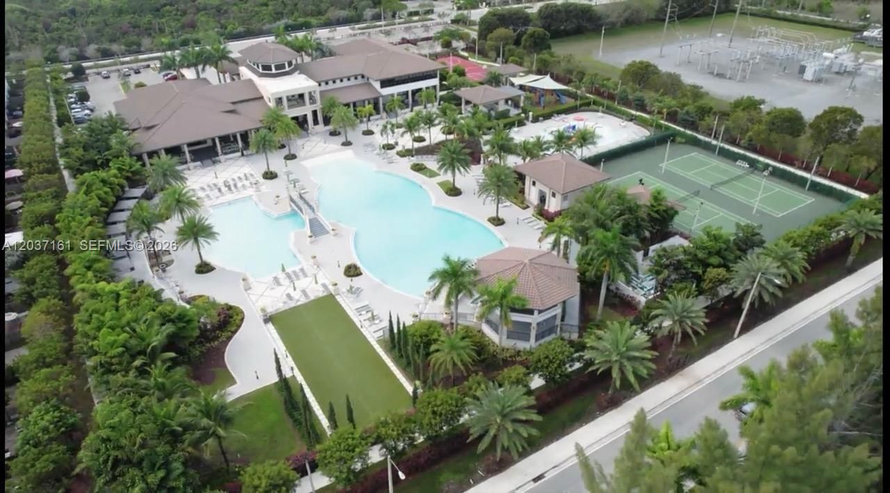 En Venta: $1,350,000 (4 camas, 4 baños, 2785 Pies cuadrados)