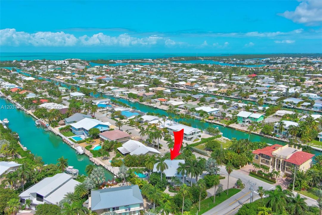 На продажу: $2,299,000 (3 спален, 2 ванн, 1775 Квадратных фут)