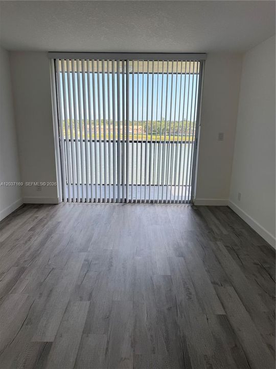 For Sale: $289,000 (2 beds, 2 baths, 832 Square Feet)