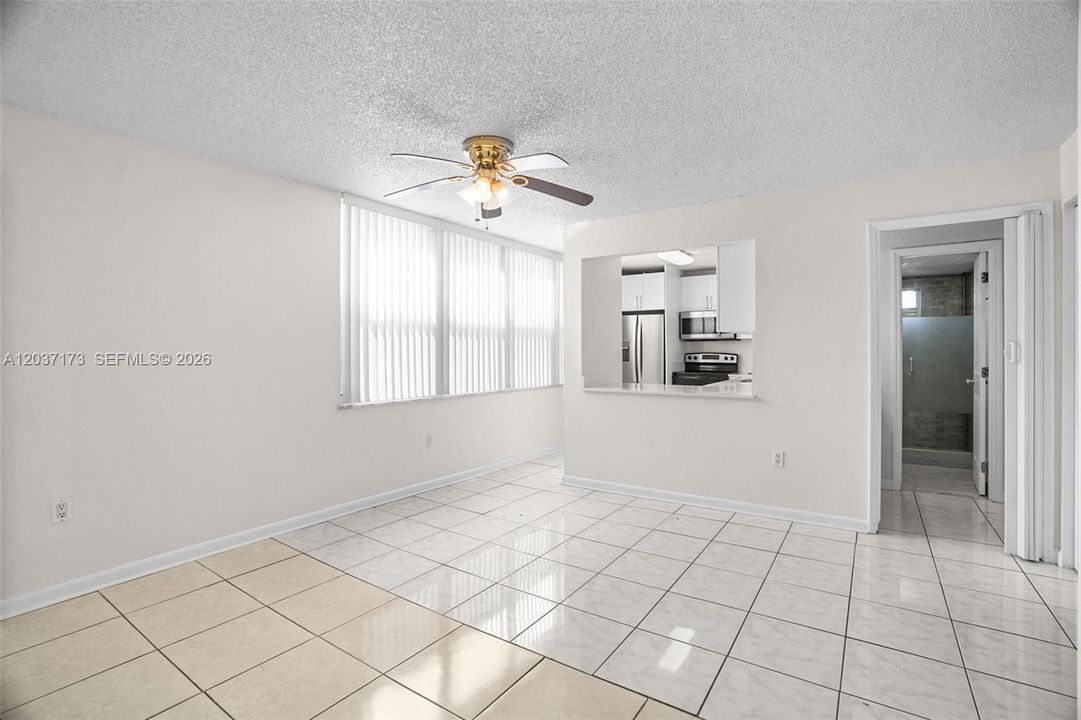 En Venta: $225,000 (2 camas, 2 baños, 1000 Pies cuadrados)