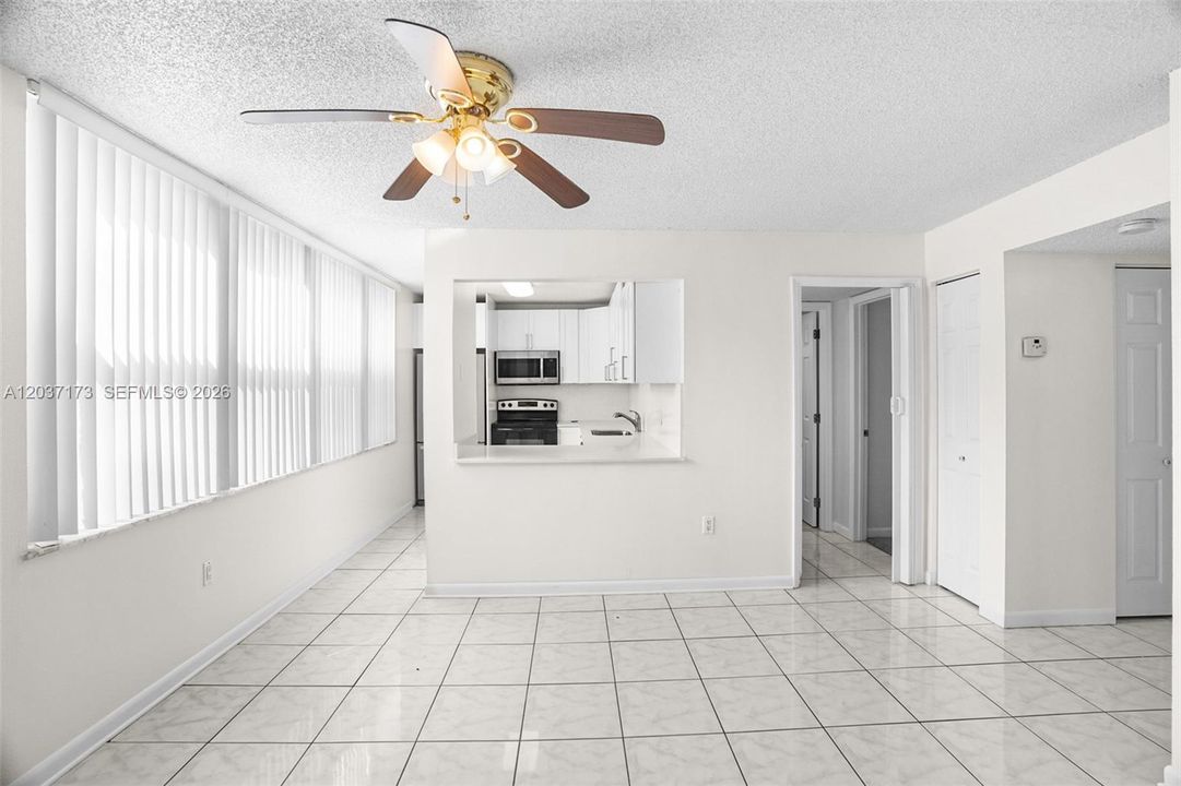 En Venta: $225,000 (2 camas, 2 baños, 1000 Pies cuadrados)