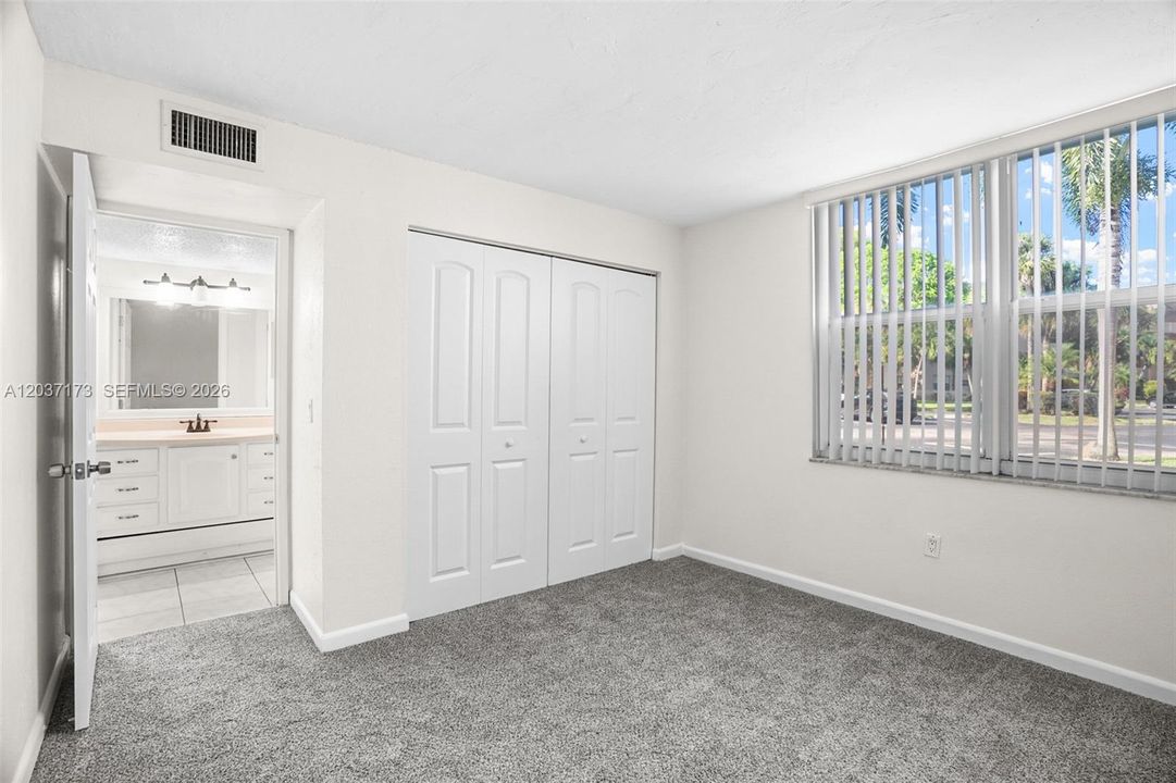 En Venta: $225,000 (2 camas, 2 baños, 1000 Pies cuadrados)