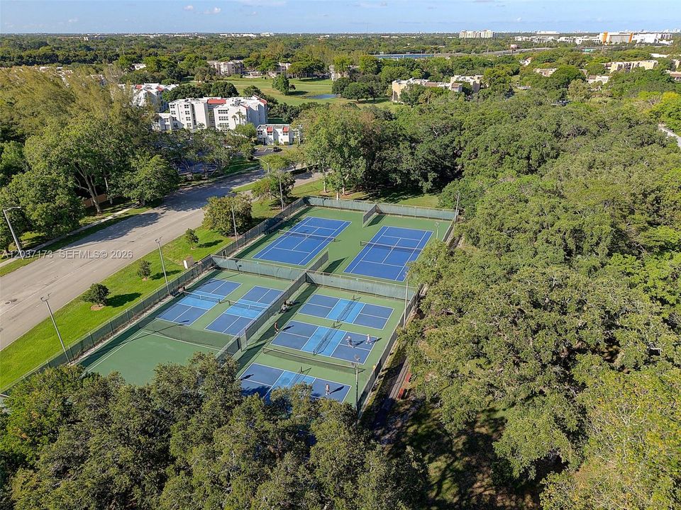 En Venta: $225,000 (2 camas, 2 baños, 1000 Pies cuadrados)