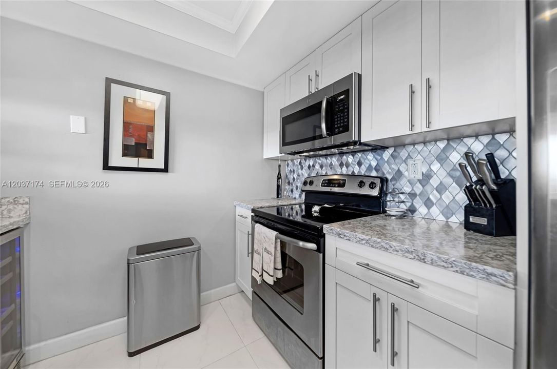 For Rent: $2,800 (2 beds, 2 baths, 1030 Square Feet)