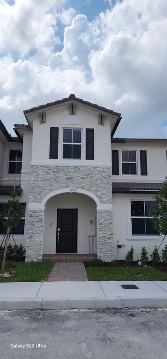 For Sale: $455,000 (3 beds, 2 baths, 1500 Square Feet)