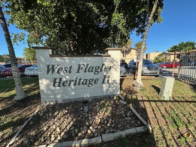 For Sale: $289,000 (3 beds, 2 baths, 1006 Square Feet)