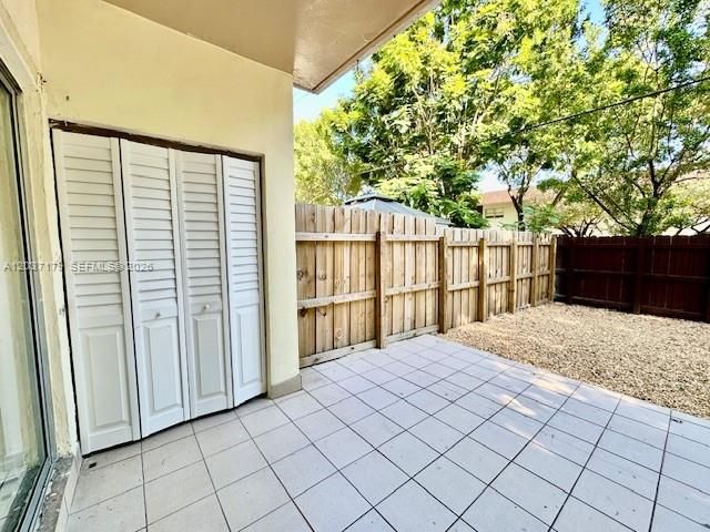 For Sale: $289,000 (3 beds, 2 baths, 1006 Square Feet)