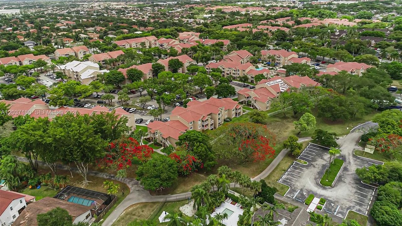 For Sale: $275,000 (2 beds, 1 baths, 891 Square Feet)