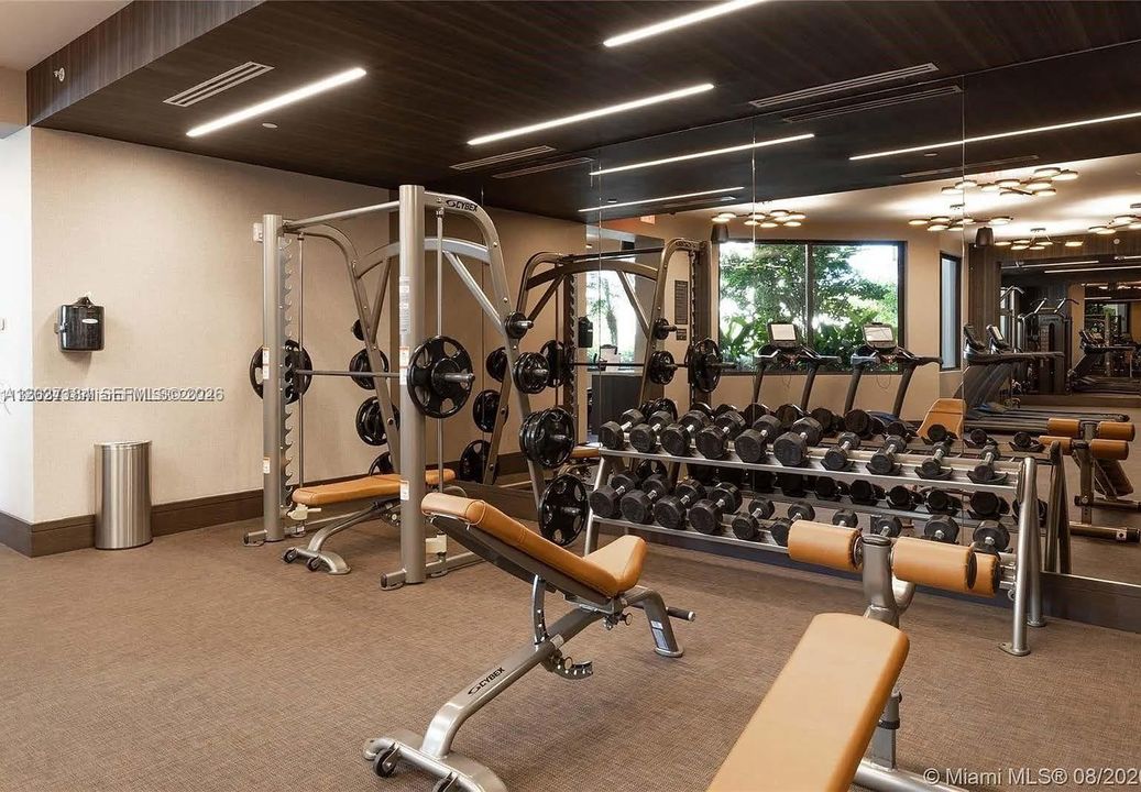 For Rent: $4,100 (1 beds, 1 baths, 732 Square Feet)
