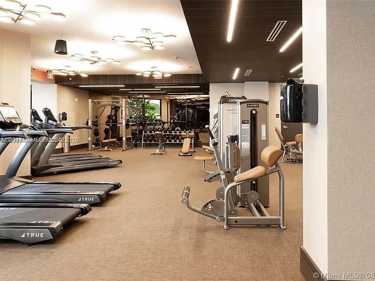 For Rent: $4,100 (1 beds, 1 baths, 732 Square Feet)