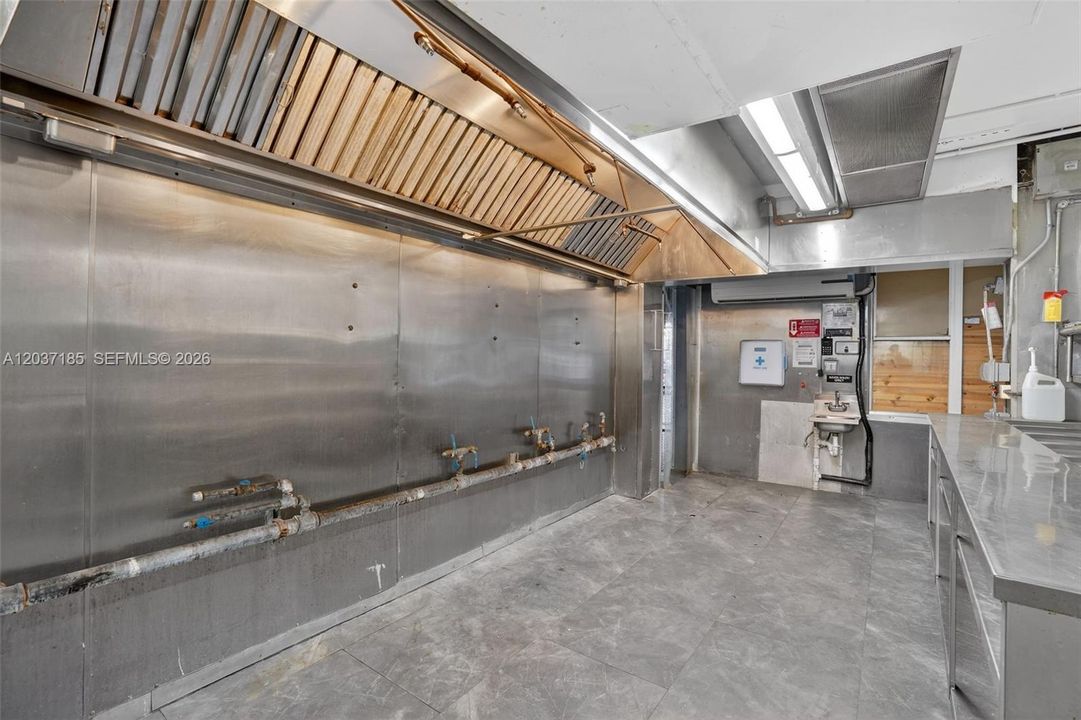 На продажу: $4,399,000 (0 спален, 0 ванн, 0 Квадратных фут)