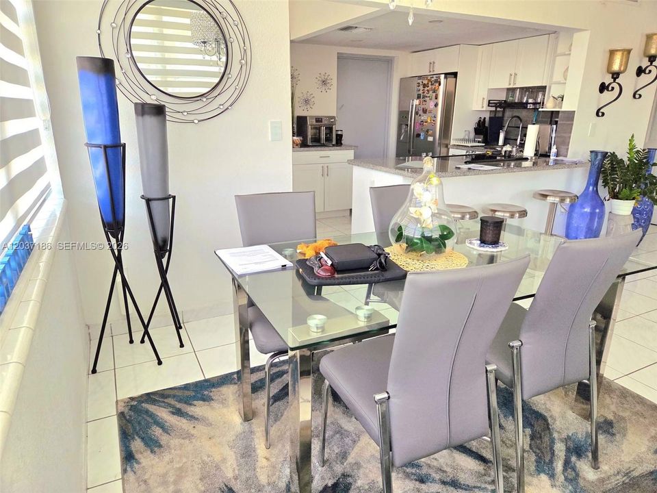For Sale: $230,000 (2 beds, 2 baths, 970 Square Feet)