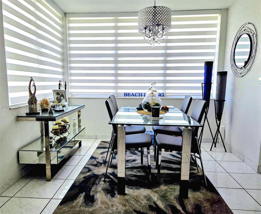 For Sale: $230,000 (2 beds, 2 baths, 970 Square Feet)