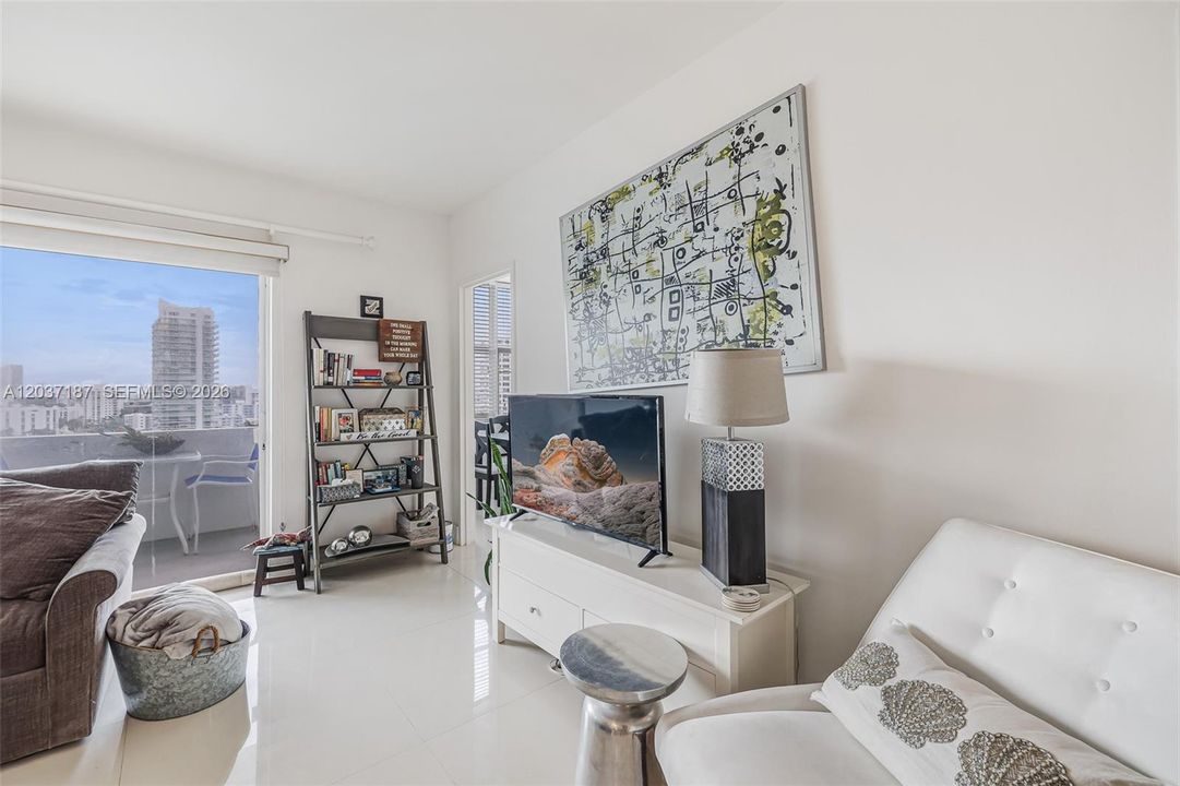 For Sale: $350,000 (0 beds, 1 baths, 544 Square Feet)