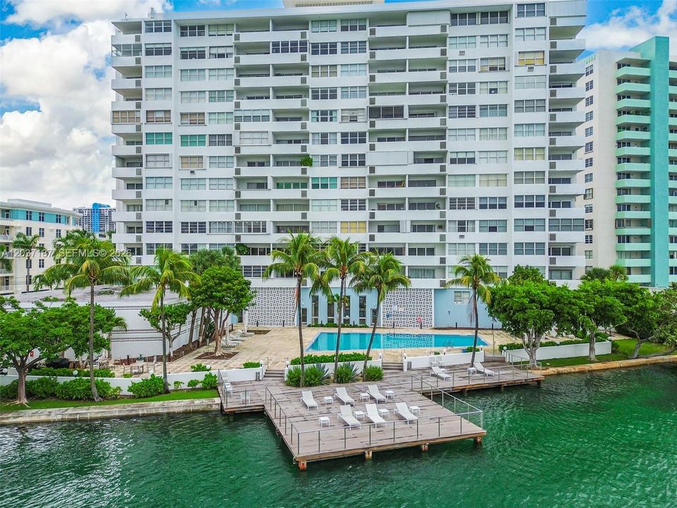 For Sale: $350,000 (0 beds, 1 baths, 544 Square Feet)