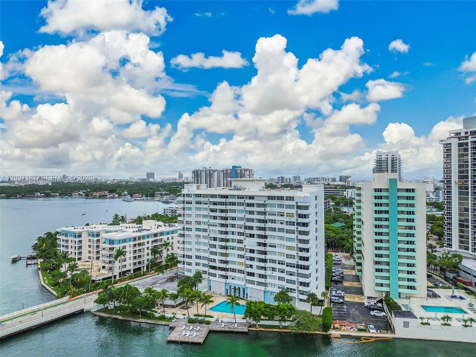 For Sale: $350,000 (0 beds, 1 baths, 544 Square Feet)