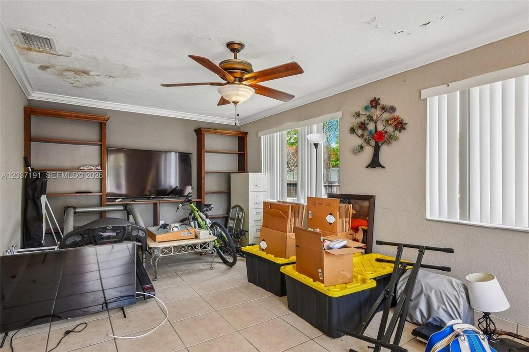 For Sale: $625,000 (4 beds, 3 baths, 1812 Square Feet)