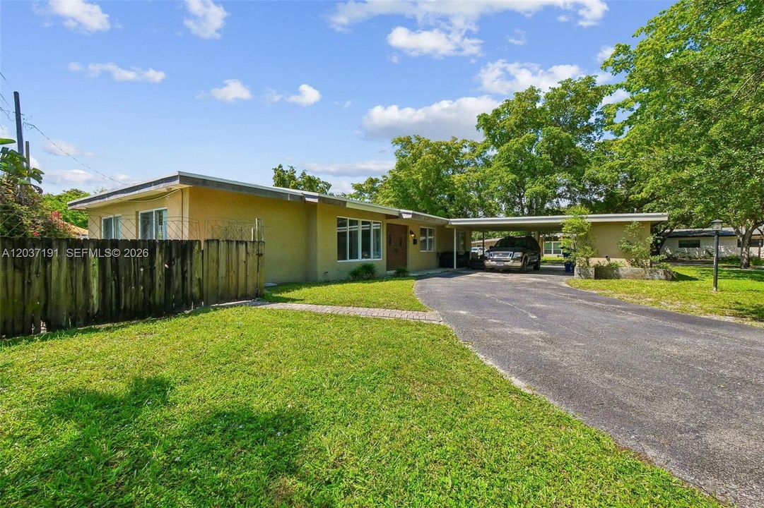 For Sale: $625,000 (4 beds, 3 baths, 1812 Square Feet)