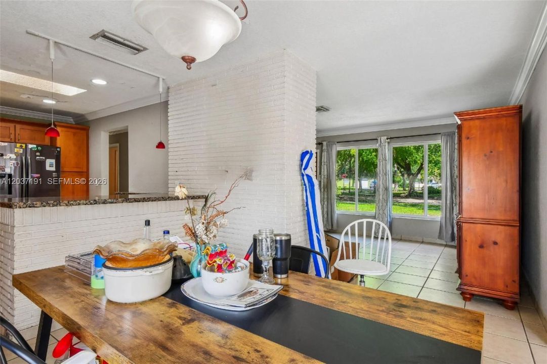 For Sale: $625,000 (4 beds, 3 baths, 1812 Square Feet)