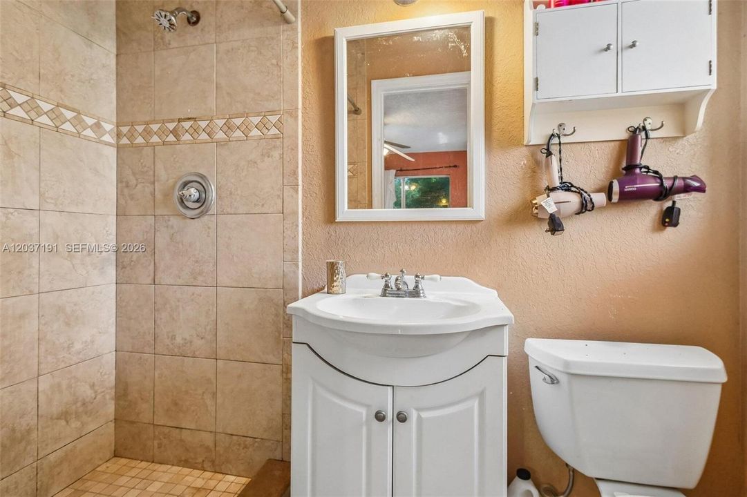 For Sale: $625,000 (4 beds, 3 baths, 1812 Square Feet)