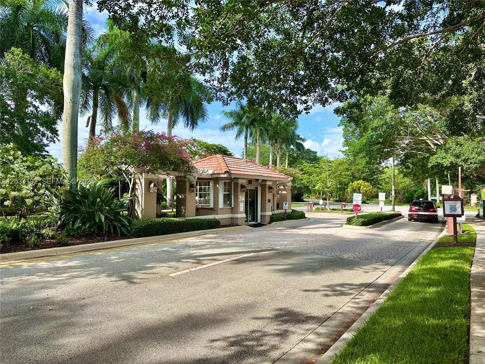 For Sale: $839,000 (4 beds, 3 baths, 2088 Square Feet)