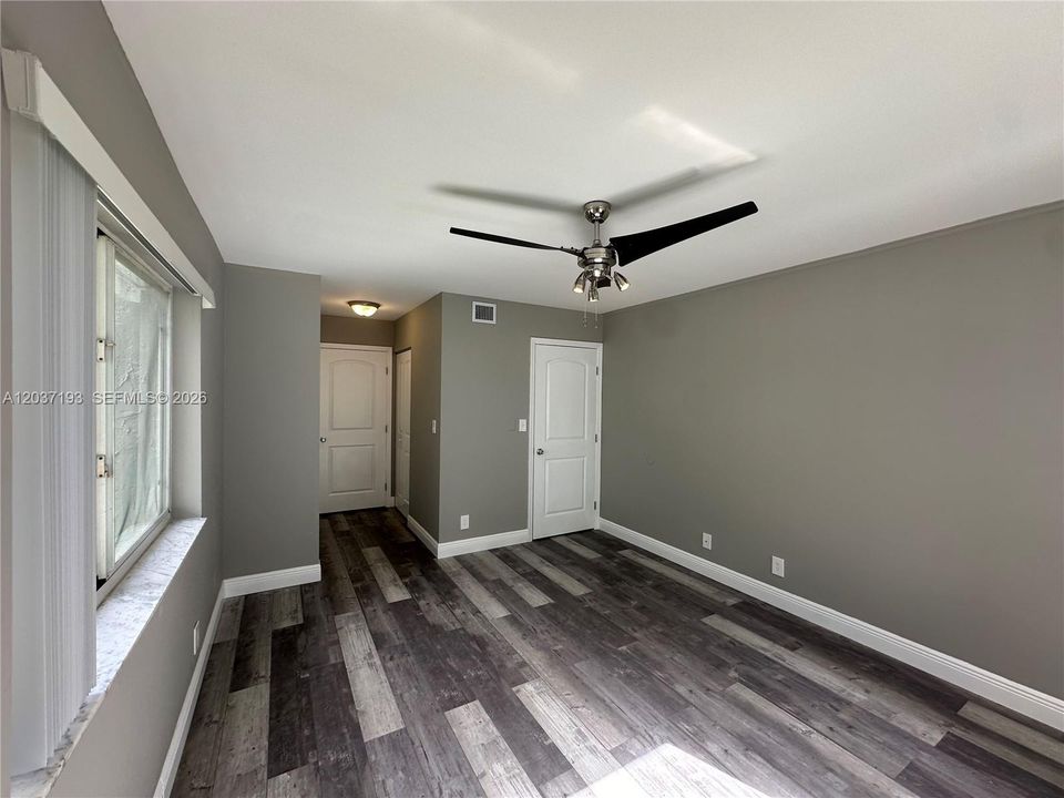 В аренду: $1,895 (1 спален, 1 ванн, 695 Квадратных фут)