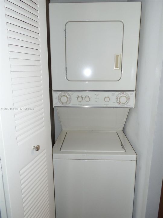 В аренду: $1,895 (1 спален, 1 ванн, 695 Квадратных фут)