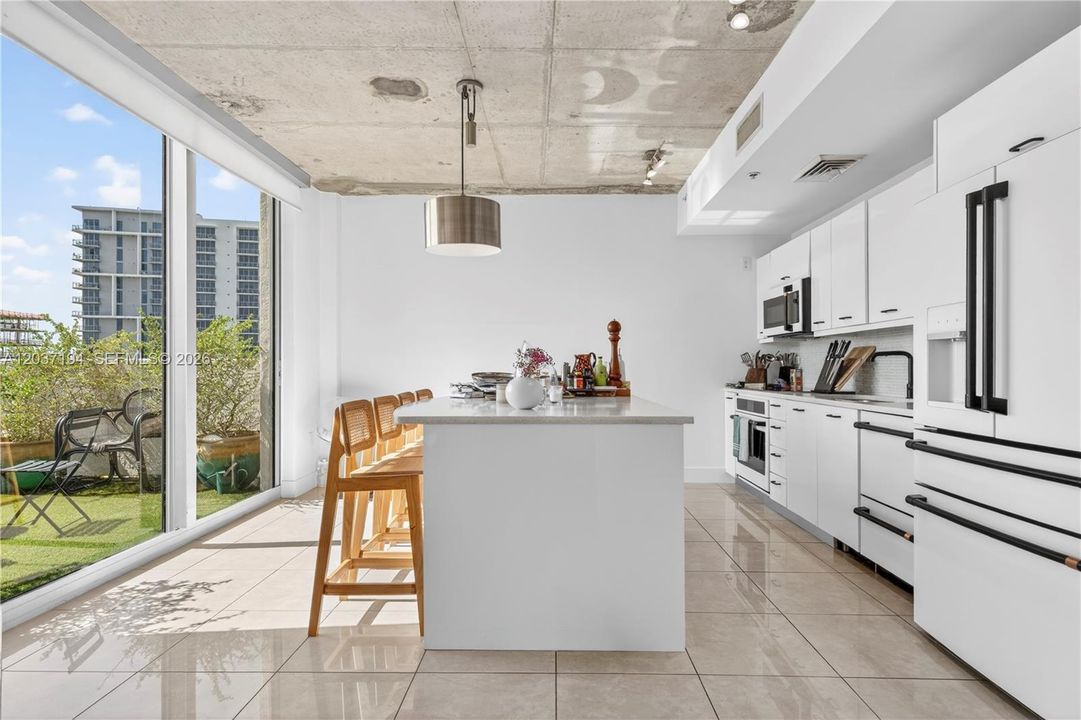 For Sale: $797,000 (2 beds, 2 baths, 1570 Square Feet)