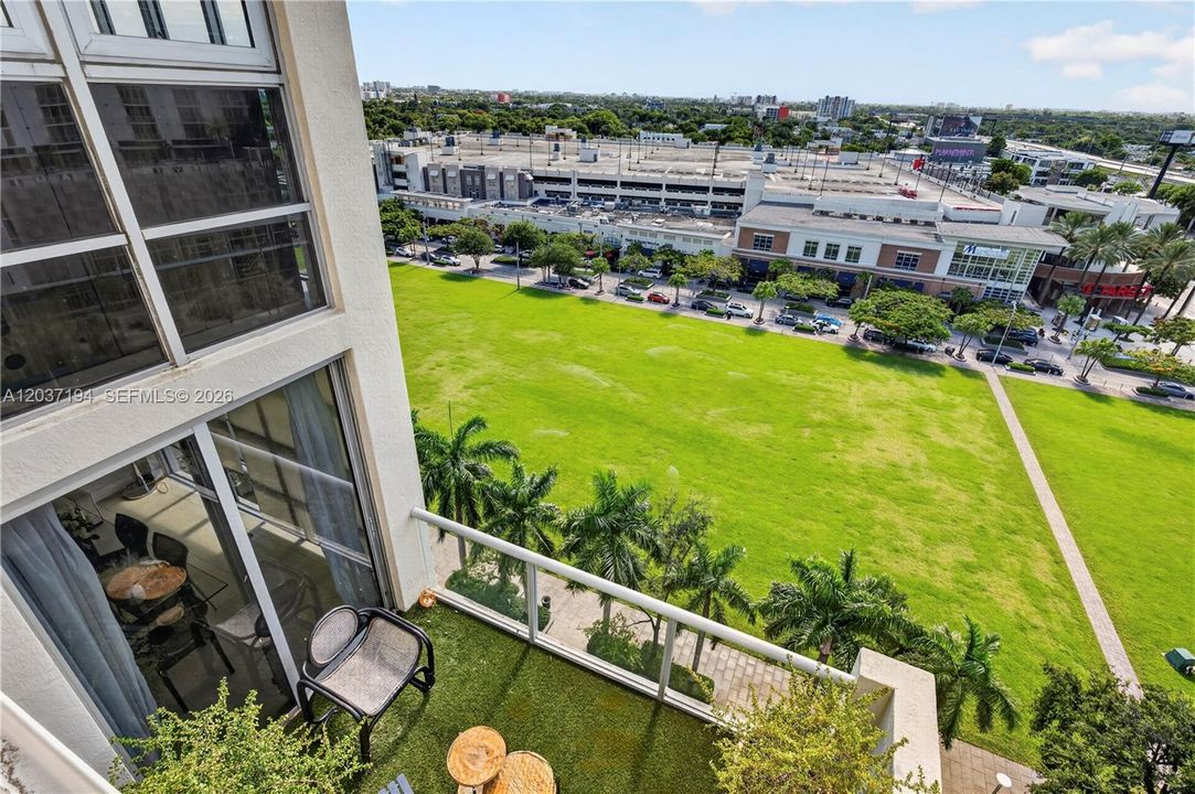 For Sale: $797,000 (2 beds, 2 baths, 1570 Square Feet)