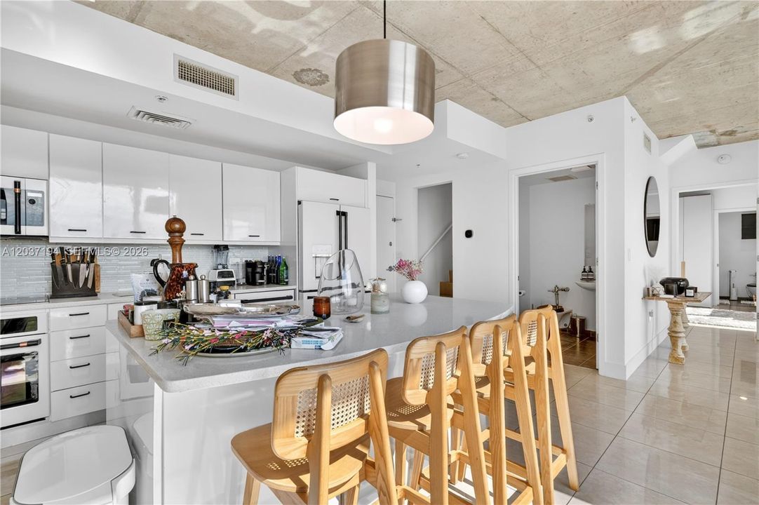 For Sale: $797,000 (2 beds, 2 baths, 1570 Square Feet)