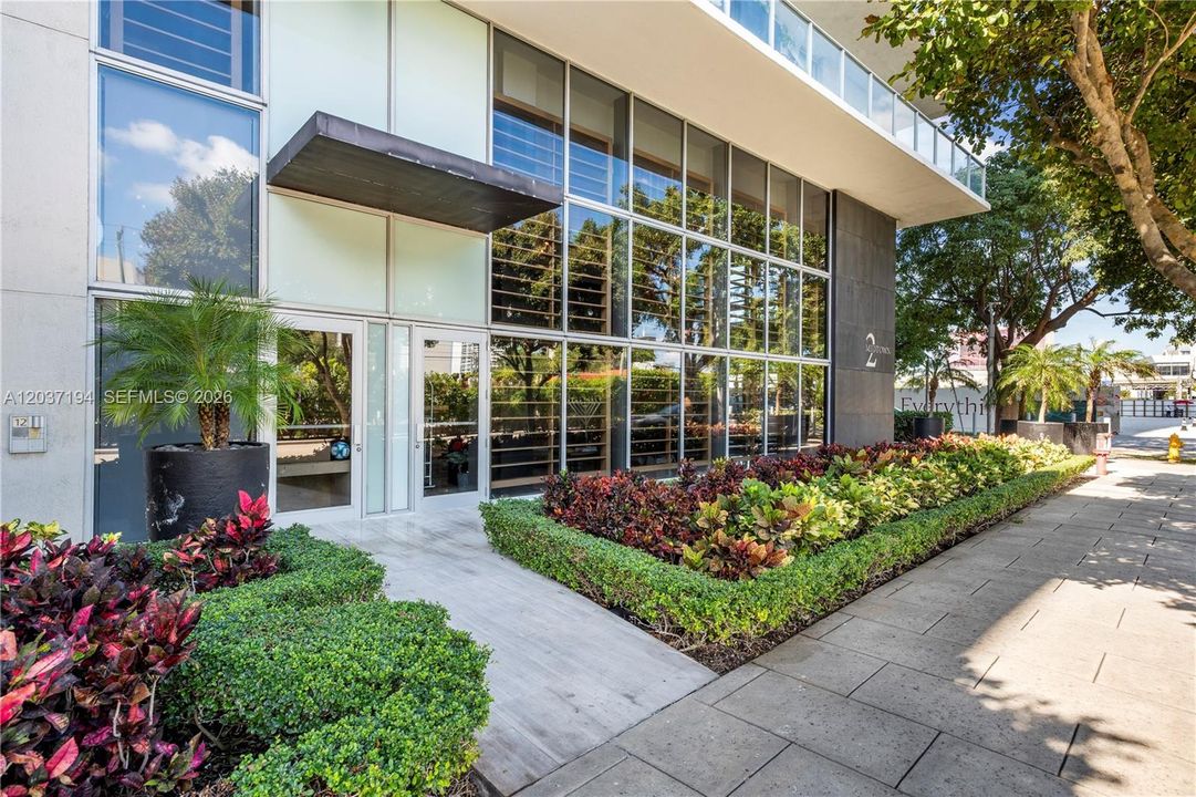 For Sale: $797,000 (2 beds, 2 baths, 1570 Square Feet)