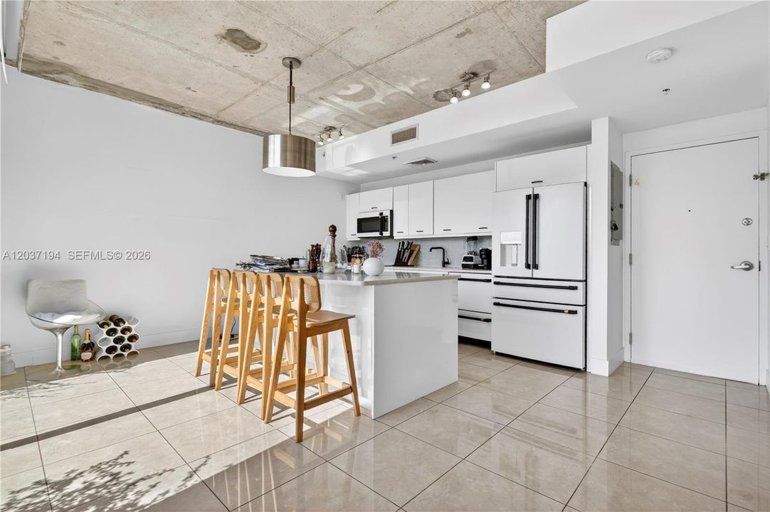 For Sale: $797,000 (2 beds, 2 baths, 1570 Square Feet)