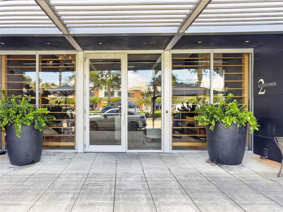 For Sale: $797,000 (2 beds, 2 baths, 1570 Square Feet)