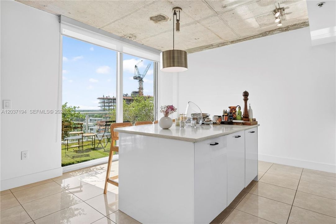 For Sale: $797,000 (2 beds, 2 baths, 1570 Square Feet)