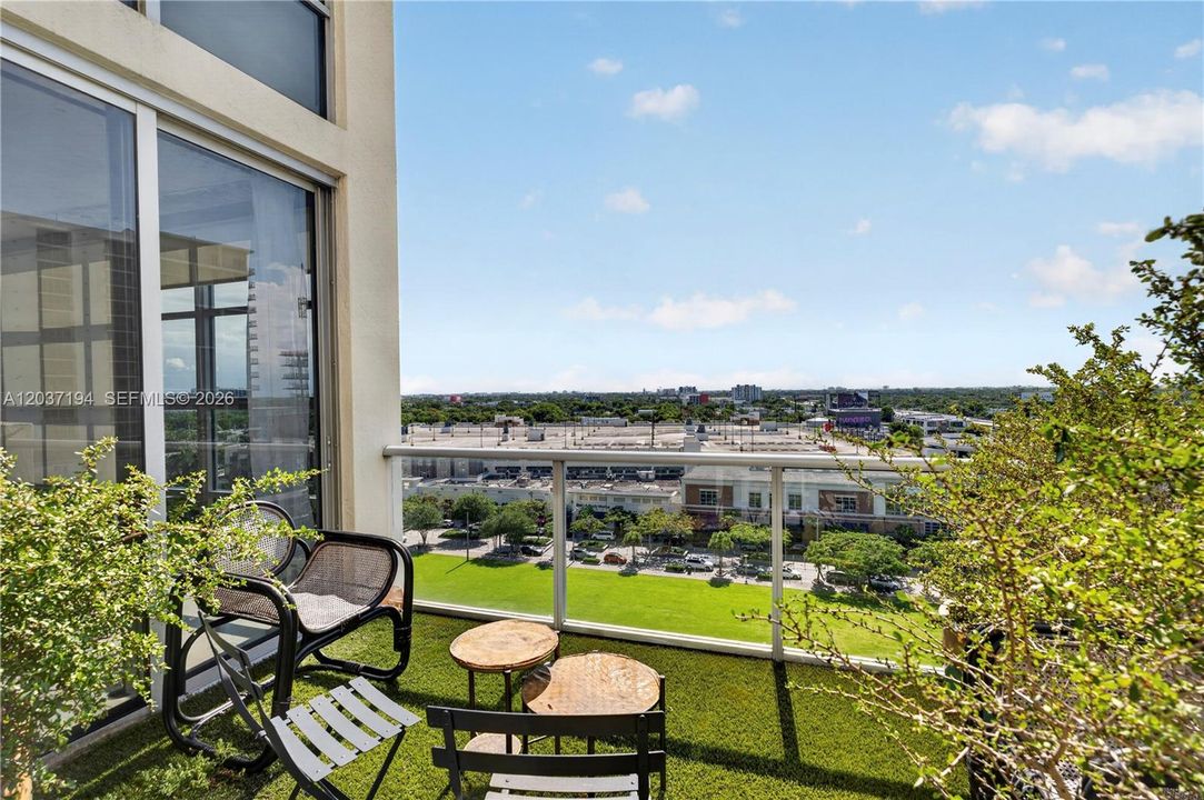 For Sale: $797,000 (2 beds, 2 baths, 1570 Square Feet)