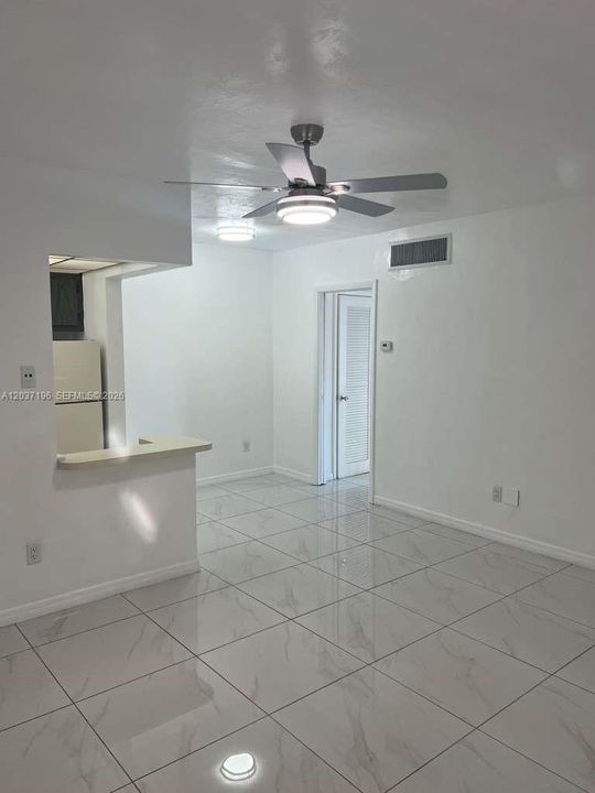 For Rent: $1,799 (1 beds, 1 baths, 560 Square Feet)
