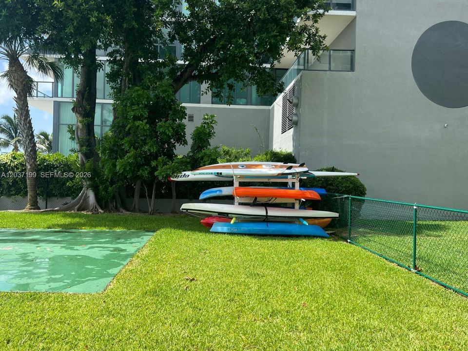 For Rent: $2,425 (1 beds, 1 baths, 780 Square Feet)