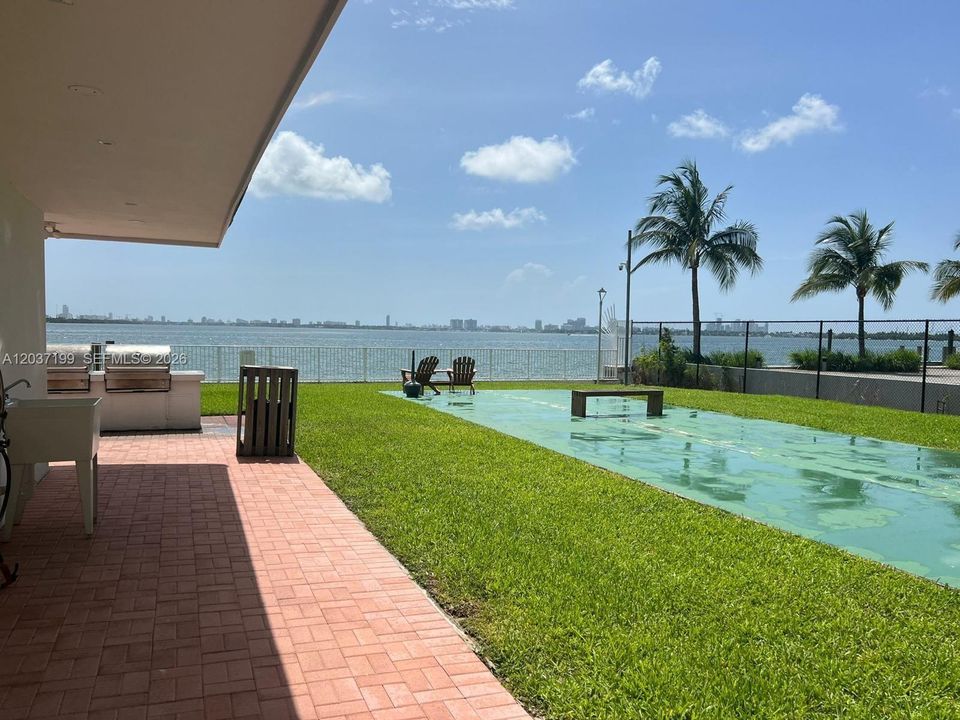 For Rent: $2,425 (1 beds, 1 baths, 780 Square Feet)